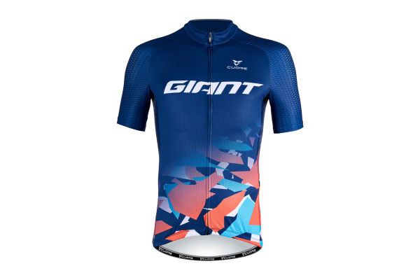 Giant cycling jersey and top shorts