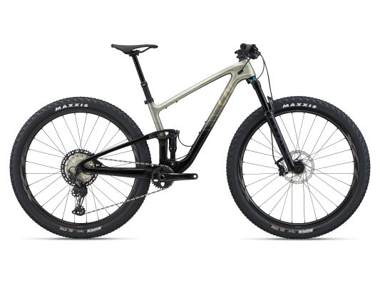Giant pique advanced top