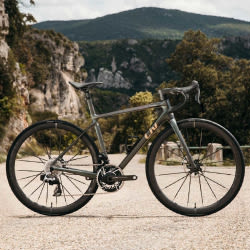 Langma Advanced 1 QOM (2025) | Women Race bike | Liv Cycling Langma Advanced 1 QOM (2025) | Women Race bike | Liv Cycling