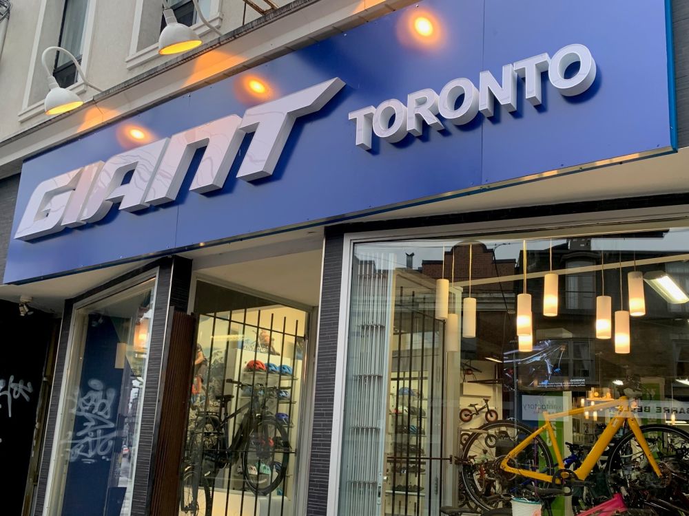 GIANT TORONTO