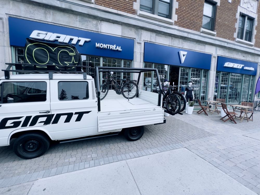 Giant Montreal