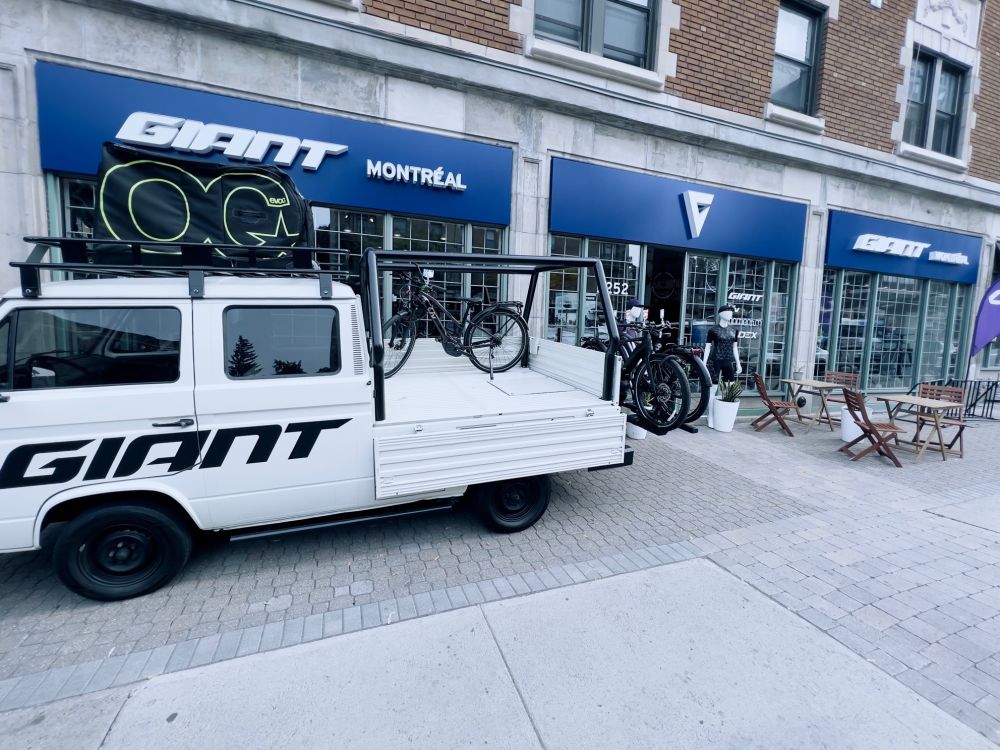 Giant Montreal