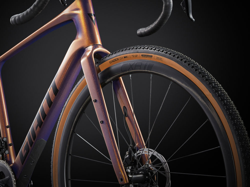 Des pneus vélo gravel larges et résistants