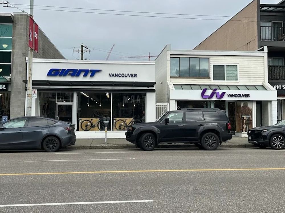 GIANT VANCOUVER