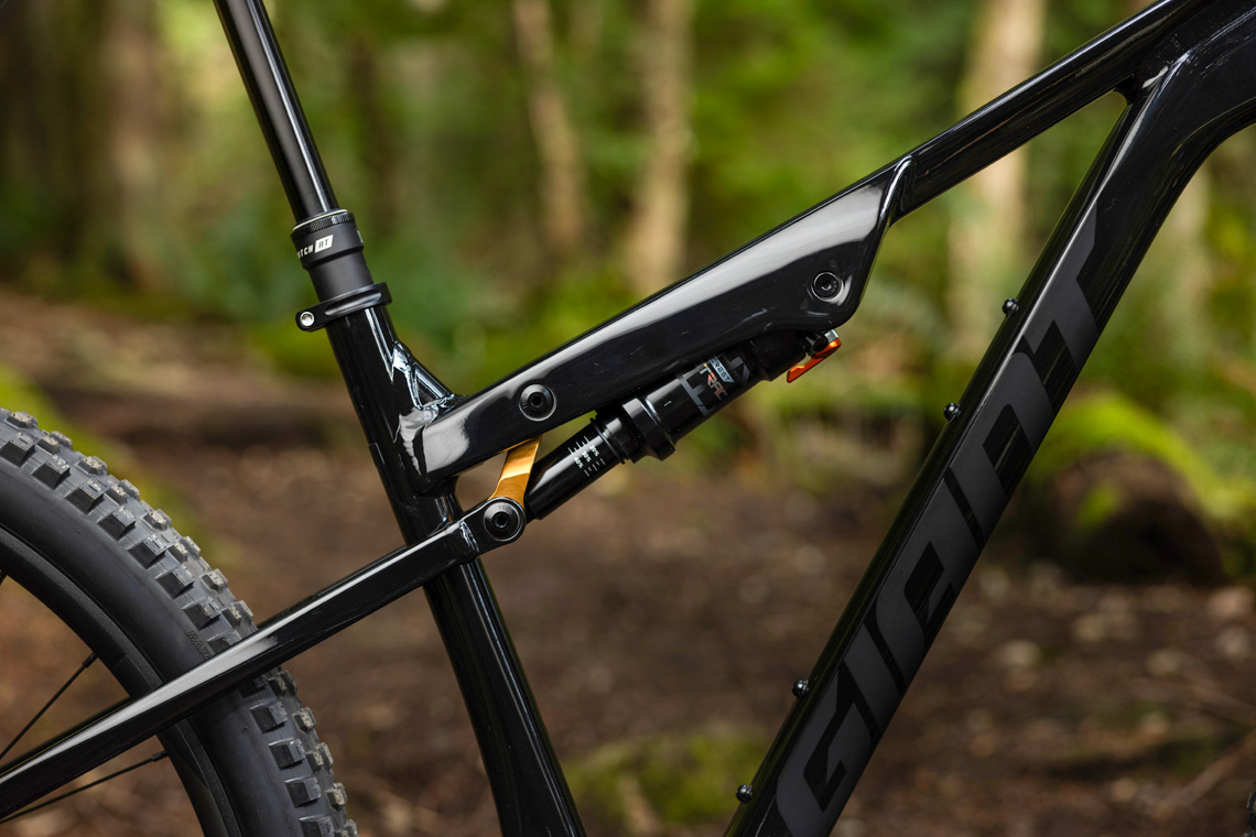 GIANT  フルサスMTB GIANT 2022年モデル：27.5インチホイールのフルサストレイルバイク