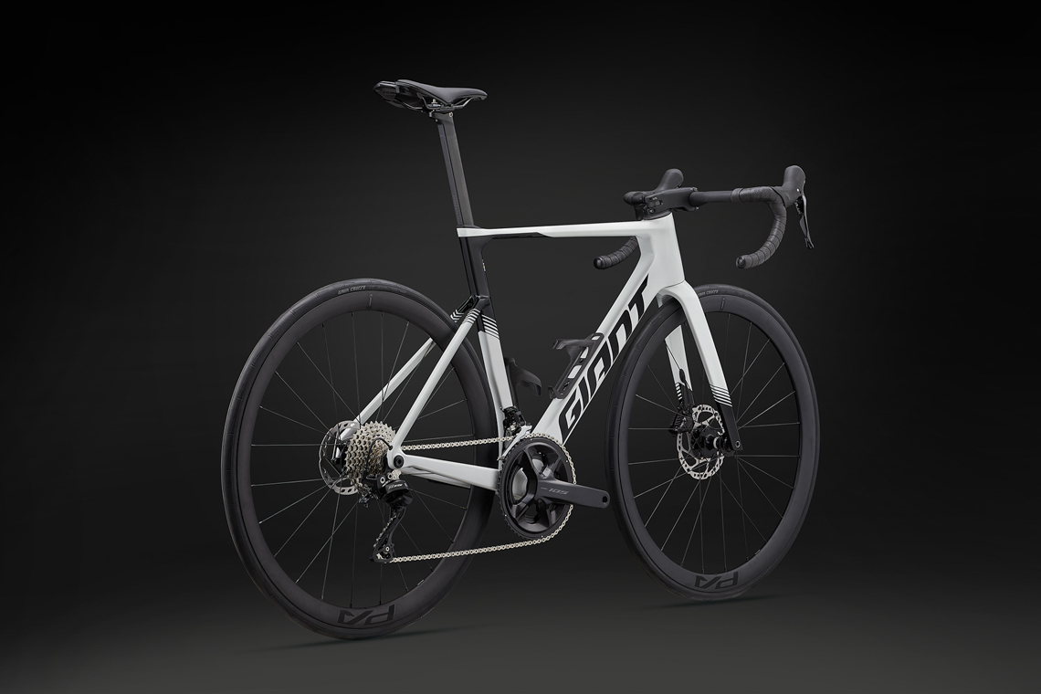 万能性を磨き上げた究極のエアロロードバイク 第4世代「PROPEL