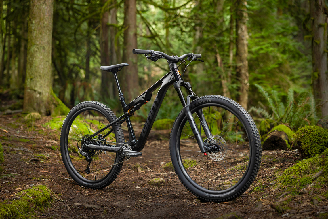 GIANT  フルサスMTB GIANT 2022年モデル：27.5インチホイールのフルサストレイルバイク