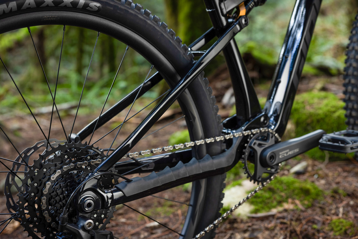 アルミフレームのフルサスMTB「STANCE」がフルモデルチェンジ