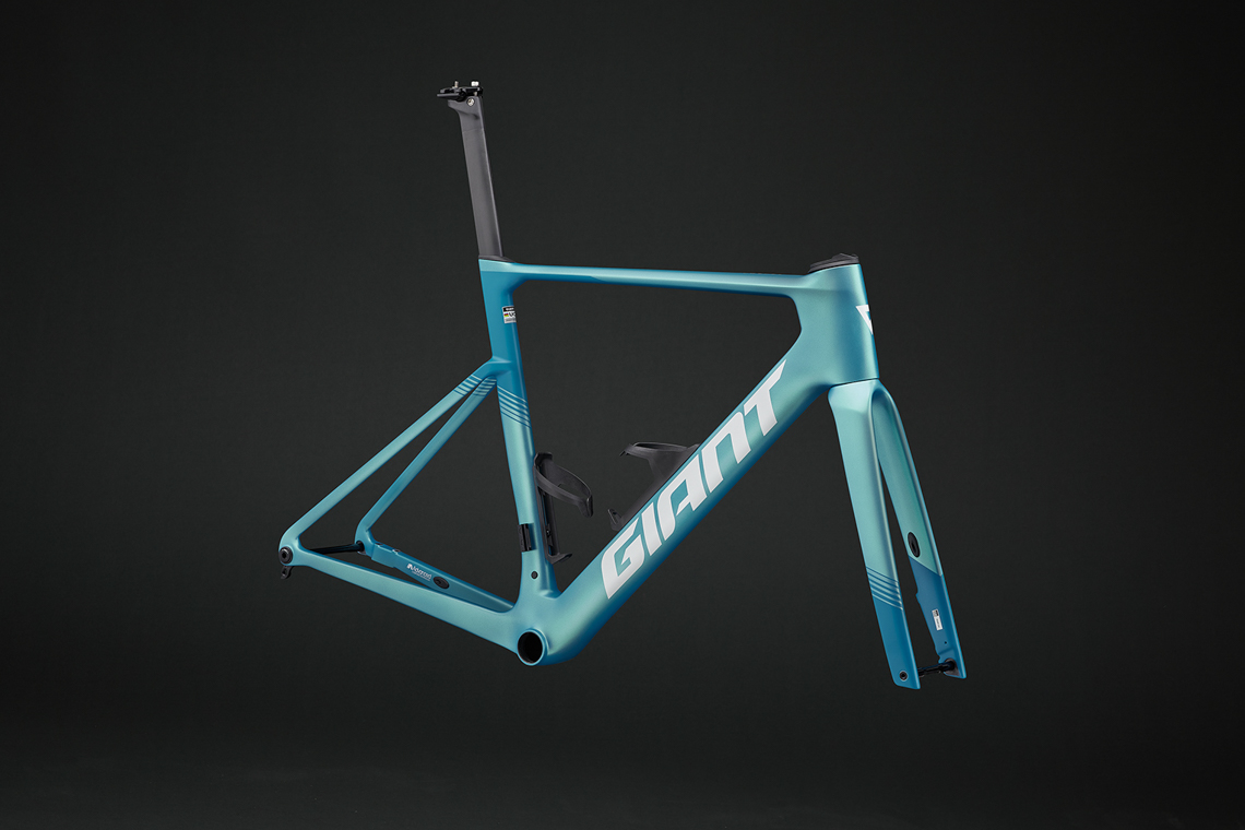 万能性を磨き上げた究極のエアロロードバイク 第4世代「PROPEL