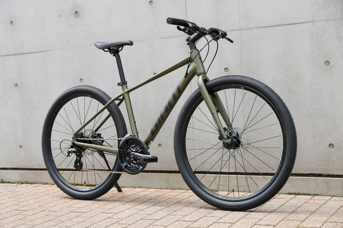 ★GIANT グラビエディスク 24段変速 アルミフレーム マウンテンバイクM 2027モデル GRAVIER / GRAVIER DISC：よりクリーンなルックスに進化