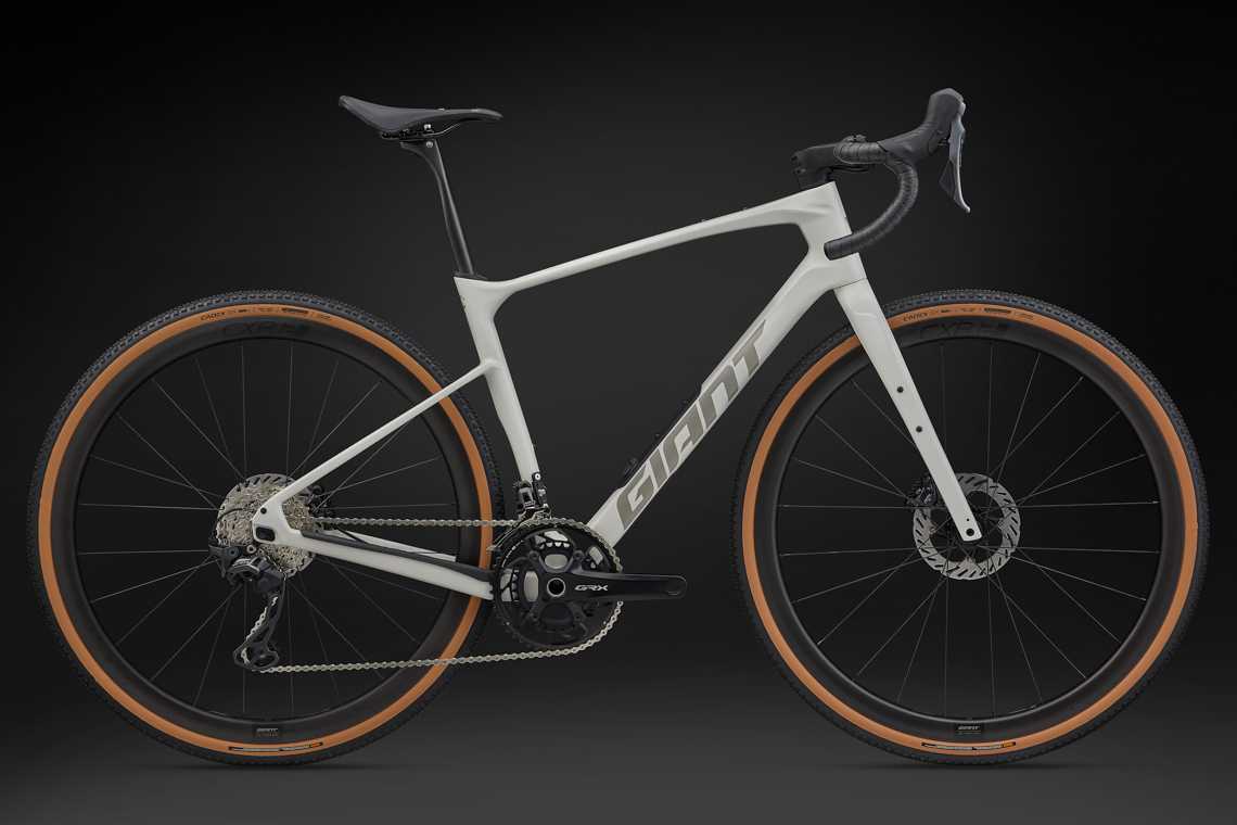 カーボングラベルバイク「REVOLT ADVANCED」の2026モデル登場