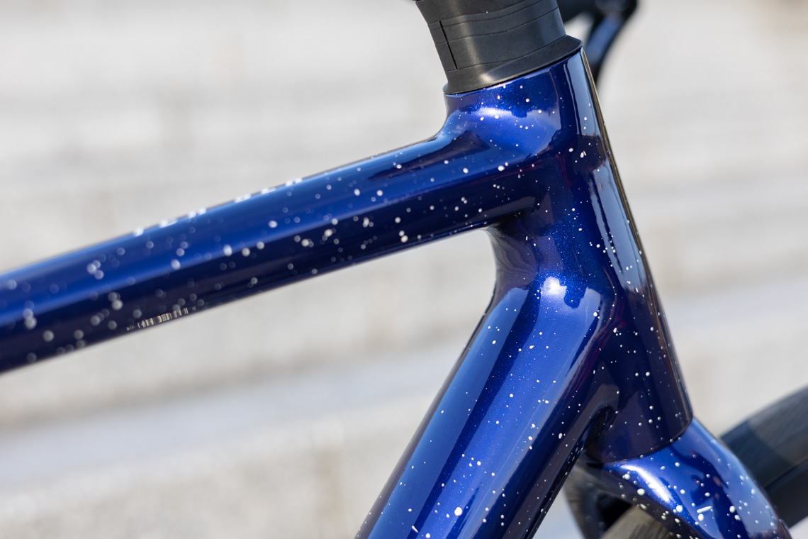 レース志向の高性能アルミロードバイク「TCR SLR」登場 | Giant