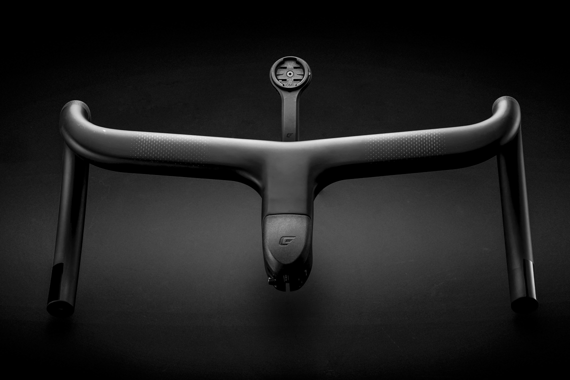 新型 CADEX AERO INTEGRATED HANDLEBAR 登場 より軽量かつエアロに進化